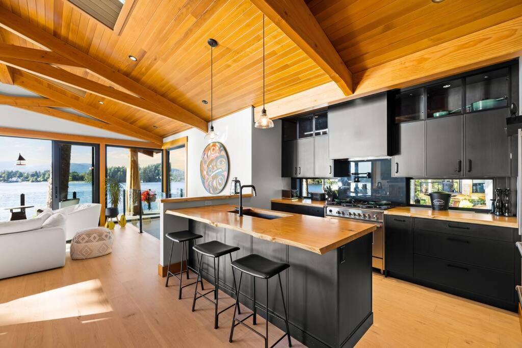 Kingfisher Manor Βίλα Sooke Εξωτερικό φωτογραφία